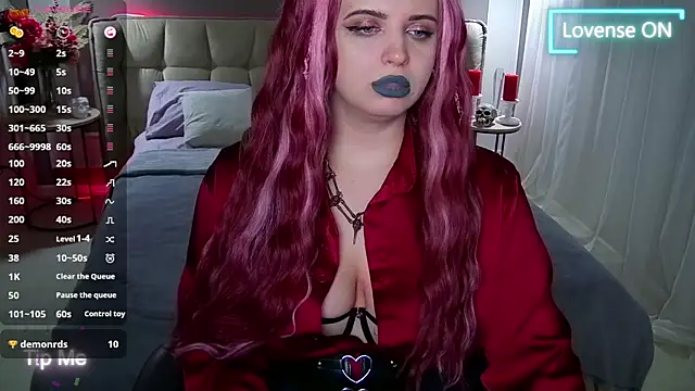 Snapshot of Miss_Maya_Mils chatting on February 22, 7:34 am Miss Maya Mils online show from February 22, 7:34 am