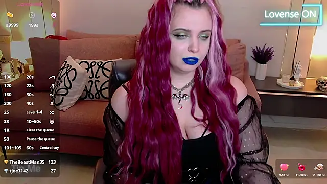 Snapshot of Miss_Maya_Mils chatting on February 25, 4:14 am Miss Maya Mils online show from February 25, 4:14 am