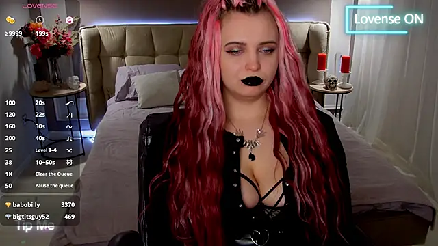 Snapshot of Miss_Maya_Mils chatting on February 26, 4:14 am Miss Maya Mils online show from February 26, 4:14 am