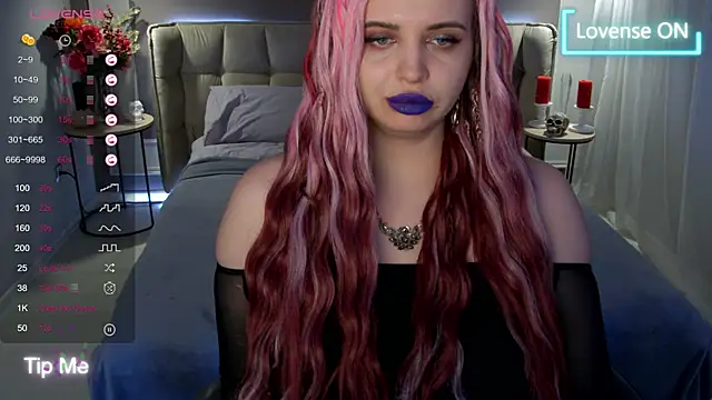 Snapshot of Miss_Maya_Mils chatting on March 9, 7:12 am Miss Maya Mils online show from March 9, 7:12 am