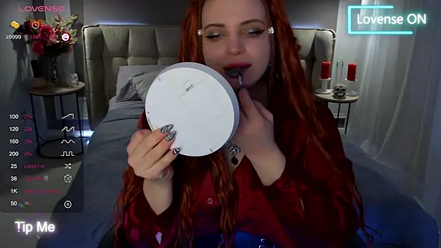 Snapshot of Miss_Maya_Mils chatting on March 18, 1:00 am Miss Maya Mils online show from March 18, 1:00 am