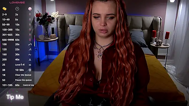 Snapshot of Miss_Maya_Mils chatting on September 18, 1:18 am Miss Maya Mils online show from September 18, 1:18 am