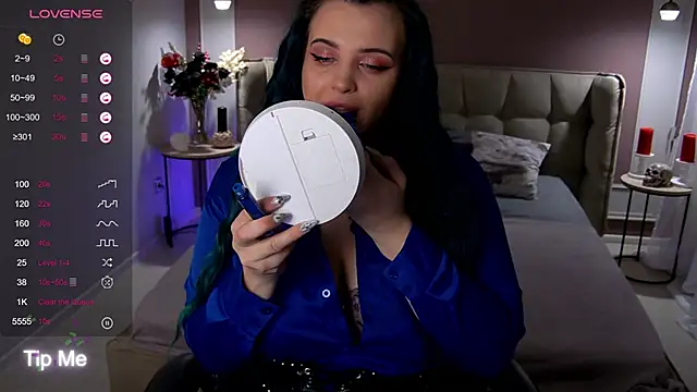 Snapshot of Miss_Maya_Mils chatting on October 8, 1:03 am Miss Maya Mils online show from October 8, 1:03 am