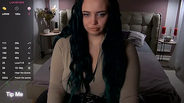 Snapshot of Miss_Maya_Mils chatting on October 15, 1:06 am Miss Maya Mils online show from October 15, 1:06 am