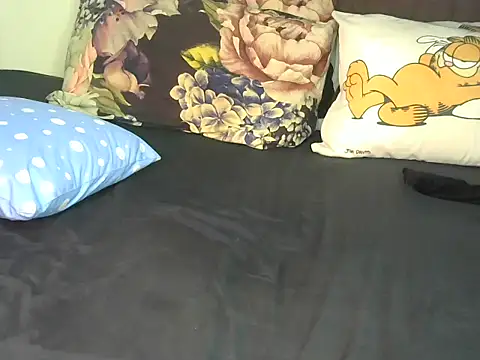 Snapshot of Bella_cute01 chatting on October 21, 10:49 am Bella cute01 online show from October 21, 10:49 am