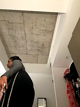 Your Paris online show from December 16, 5:45 am