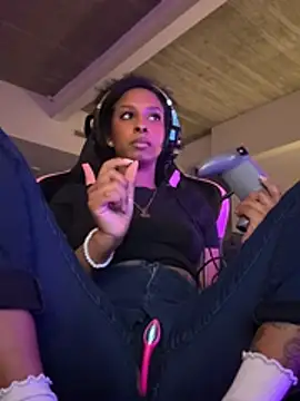 Your Paris online show from February 17, 2:08 am