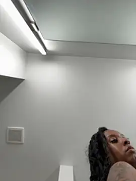 Your Paris online show from March 13, 5:36 am