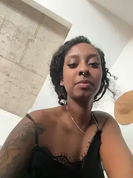 Your Paris online show from March 22, 8:01 pm