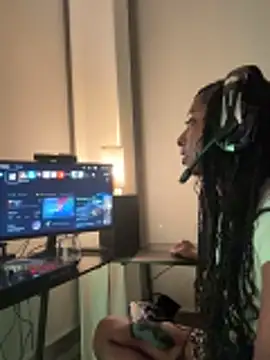 Your Paris online show from April 20, 9:56 am