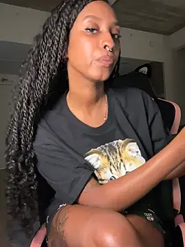 Your Paris online show from April 21, 2:51 am