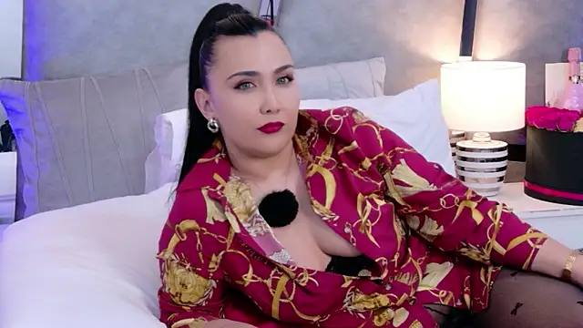 Evangeline Taylorr online show from April 17, 8:12 pm