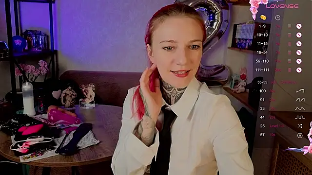 Roxy      online show from October 19, 9:15 pm