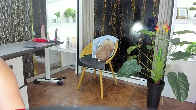 MissEscarleth online show from February 25, 2:47 am