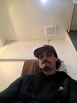 Snapshot of JustTylerr chatting on May 23, 6:51 am JustTylerr online show from May 23, 6:51 am