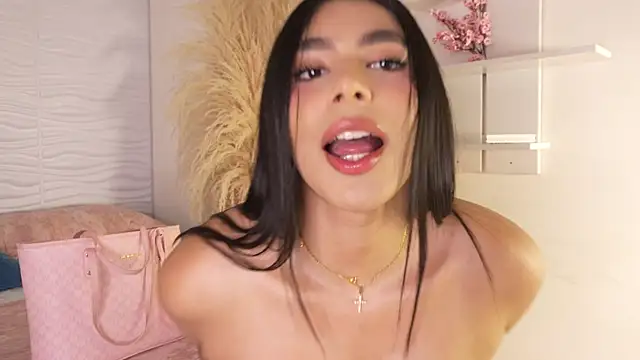 Snapshot of IsabelleFoxx_ chatting on July 2, 10:27 pm IsabelleFoxx online show from July 2, 10:27 pm