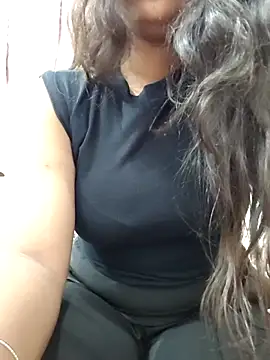 Snapshot of MohiniHott chatting on September 21, 6:48 am MohiniHott online show from September 21, 6:48 am