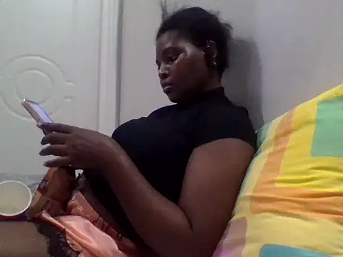 Snapshot of queenzuena chatting on July 4, 8:04 pm queenzuena online show from July 4, 8:04 pm