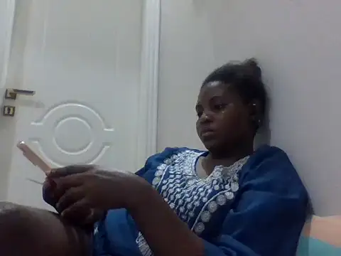 Snapshot of queenzuena chatting on July 7, 7:07 pm queenzuena online show from July 7, 7:07 pm