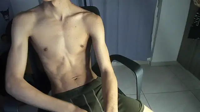 Snapshot of isaaclatino chatting on October 24, 11:23 pm isaaclatino online show from October 24, 11:23 pm