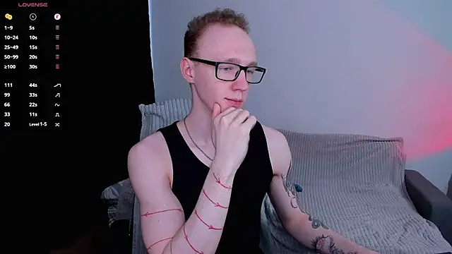 Snapshot of Alex_silents chatting on July 5, 2:24 pm Alex silents online show from July 5, 2:24 pm
