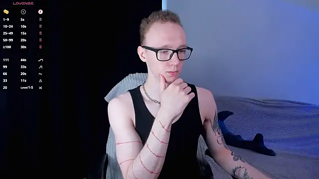 Snapshot of Alex_silents chatting on July 16, 1:17 pm Alex silents online show from July 16, 1:17 pm