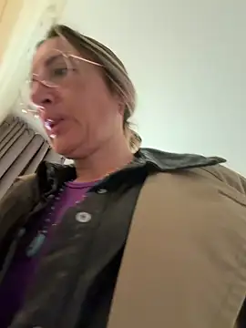 casalinga88 online show from April 20, 6:27 am