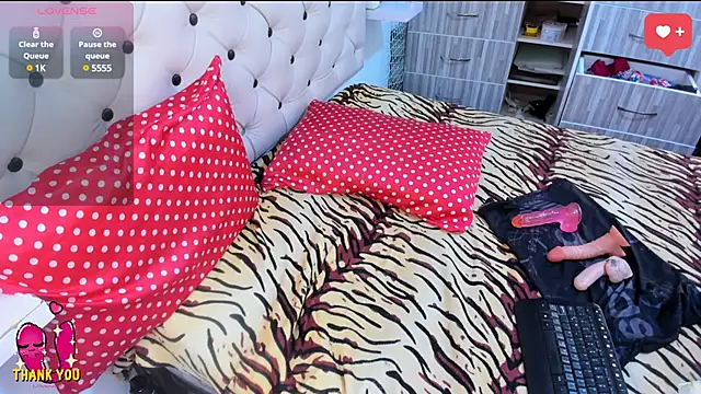 Krystal Cruz online show from February 15, 3:06 pm