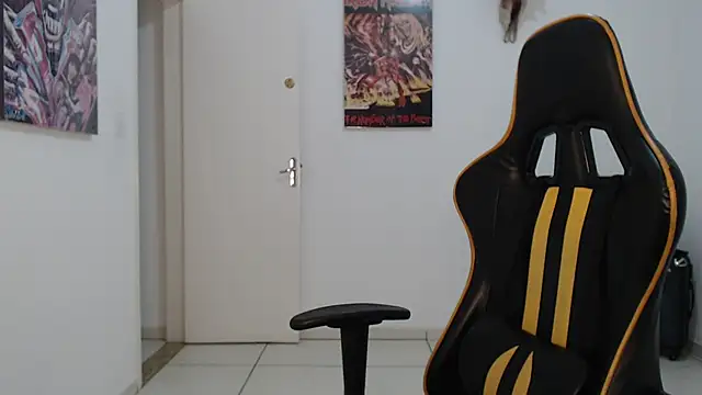 Snapshot of CrisBathoryxxx chatting on January 18, 4:59 am CrisBathoryxxx online show from January 18, 4:59 am