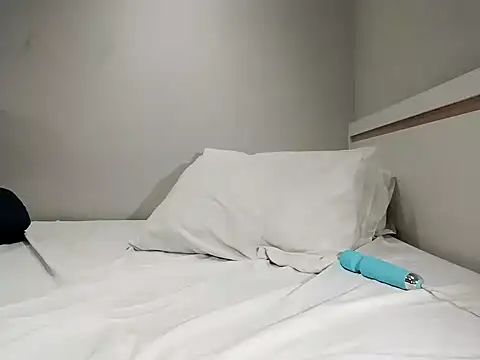 Snapshot of CrisBathoryxxx chatting on February 13, 6:38 pm CrisBathoryxxx online show from February 13, 6:38 pm