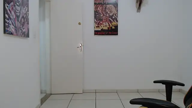 Snapshot of CrisBathoryxxx chatting on February 22, 7:34 am CrisBathoryxxx online show from February 22, 7:34 am