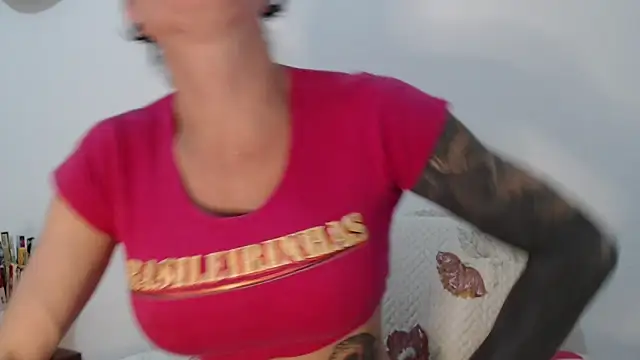 Snapshot of CrisBathoryxxx chatting on September 13, 9:36 pm CrisBathoryxxx online show from September 13, 9:36 pm