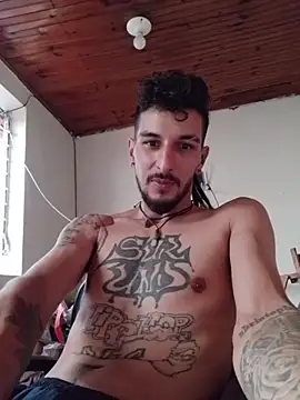 Snapshot of elgoguexxx chatting on July 21, 9:39 pm elgoguexxx online show from July 21, 9:39 pm
