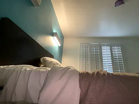 tatted-bitty online show from October 3, 1:02 am