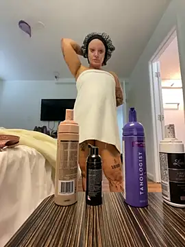 tatted-bitty online show from October 3, 5:10 pm