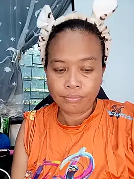 Snapshot of Fon_Bigboobs chatting on September 18, 8:27 am Fon Bigboobs online show from September 18, 8:27 am