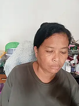 Snapshot of Fon_Bigboobs chatting on October 9, 6:11 am Fon Bigboobs online show from October 9, 6:11 am