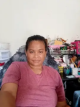 Snapshot of Fon_Bigboobs chatting on October 15, 8:03 am Fon Bigboobs online show from October 15, 8:03 am