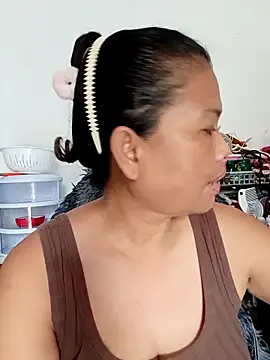 Snapshot of Fon_Bigboobs chatting on October 16, 4:35 am Fon Bigboobs online show from October 16, 4:35 am