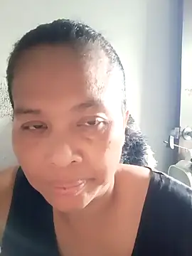 Snapshot of Fon_Bigboobs chatting on November 29, 10:29 am Fon Bigboobs online show from November 29, 10:29 am