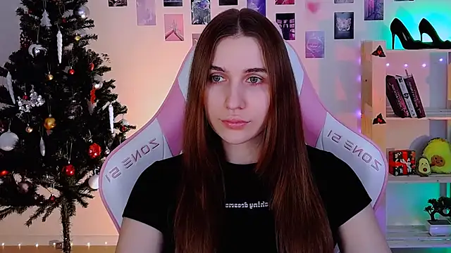 Snapshot of AliceCharmy chatting on December 17, 12:22 pm AliceCharmy online show from December 17, 12:22 pm