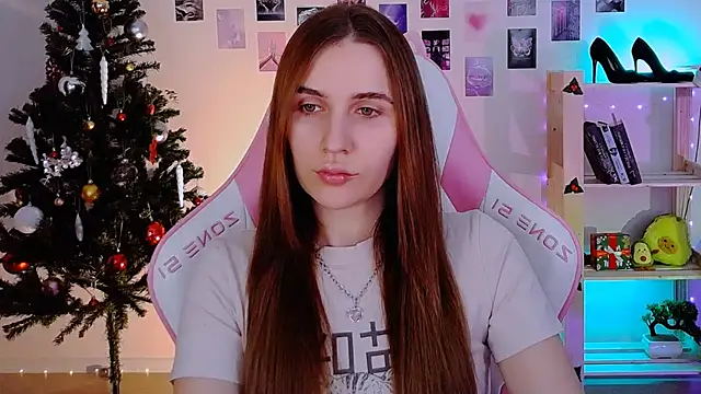 Snapshot of AliceCharmy chatting on December 18, 12:18 pm AliceCharmy online show from December 18, 12:18 pm