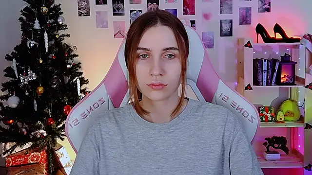 Snapshot of AliceCharmy chatting on December 23, 11:57 am AliceCharmy online show from December 23, 11:57 am