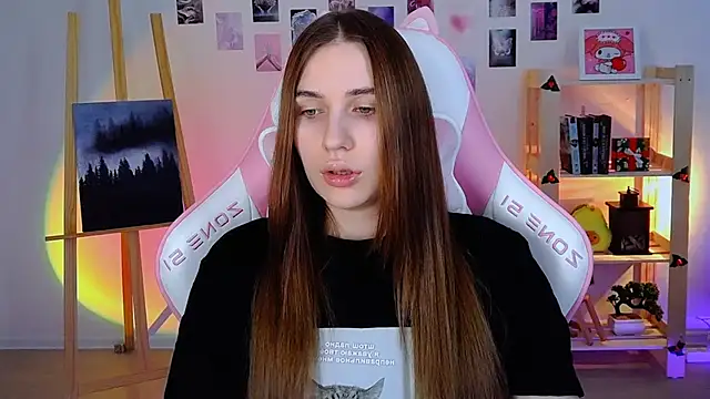 Snapshot of AliceCharmy chatting on January 6, 12:35 pm AliceCharmy online show from January 6, 12:35 pm