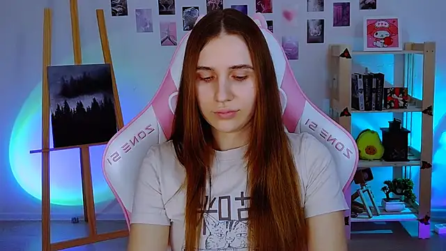 Snapshot of AliceCharmy chatting on January 8, 4:00 pm AliceCharmy online show from January 8, 4:00 pm