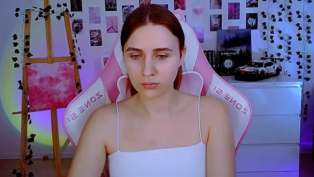 Snapshot of AliceCharmy chatting on January 20, 11:45 am AliceCharmy online show from January 20, 11:45 am