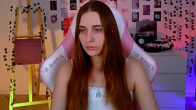 Snapshot of AliceCharmy chatting on February 22, 7:03 pm AliceCharmy online show from February 22, 7:03 pm