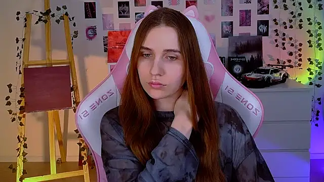 Snapshot of AliceCharmy chatting on February 24, 3:31 pm AliceCharmy online show from February 24, 3:31 pm