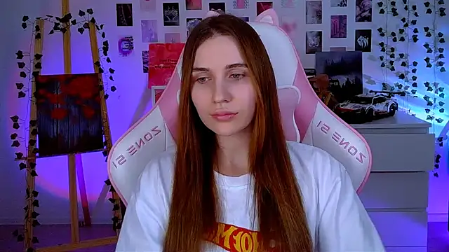 Snapshot of AliceCharmy chatting on February 27, 8:53 pm AliceCharmy online show from February 27, 8:53 pm