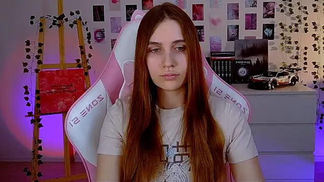 Snapshot of AliceCharmy chatting on March 18, 6:48 pm AliceCharmy online show from March 18, 6:48 pm